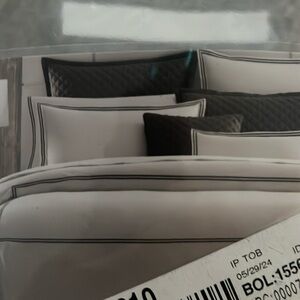 Hudson Park queen/ full Italian cotton comforter cover